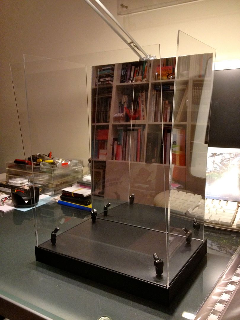 Product Review Legend Studio Master Light House (Figure Display Box)